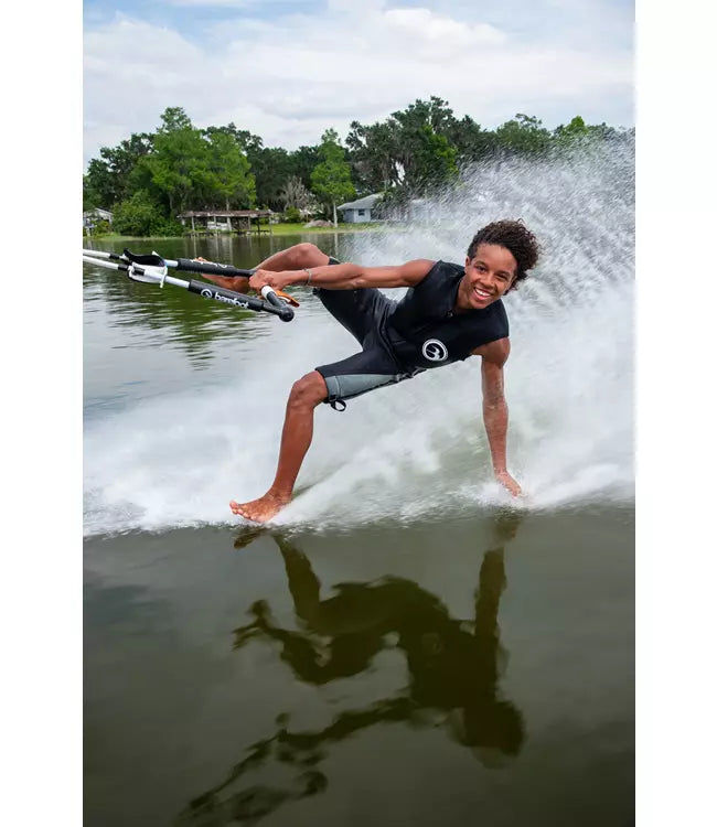 Barefoot International Front Toe Bear Trap Full Wrap Handle - on-water action shot of advanced barefoot trick work