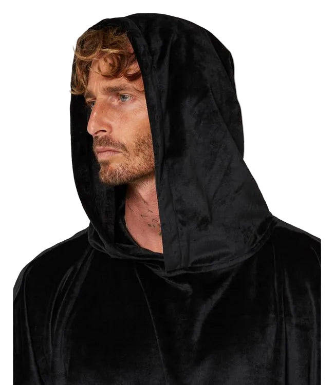 Follow Corp Towelie Black - detail of the plush microfibre weave and stitched edge