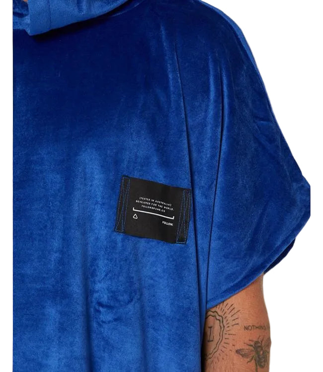 Follow Corp Towelie Royal Blue - detail of the soft microfibre weave and stitched trim