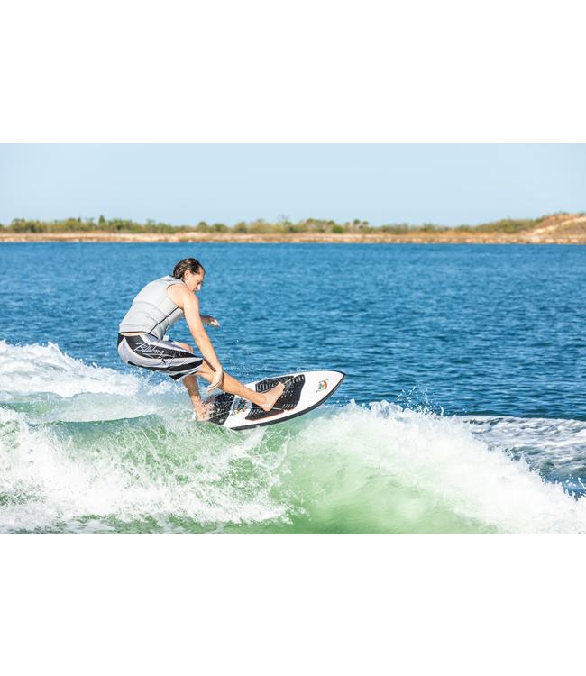 Ronix Sea Captain Wakesurfer - rider carving across the face of the wave behind the boat